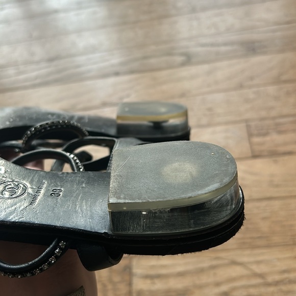 Chanel 2014 Interlocking CC Logo Gladiator Sandals - Picture 9 of 9